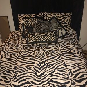 Zebra comforter! Used.